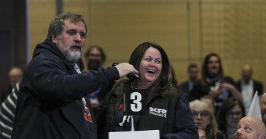 Mark Hancock, président du SCFP et Candace Rennick, secrétaire-trésorière du SCFP