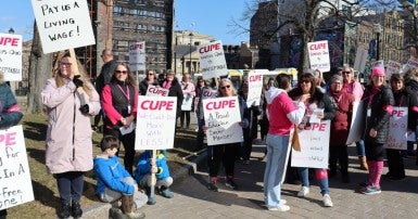 Nova Scotia education workers rally for a fair collective agreement