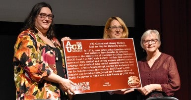 Dévoilement de la plaque.
