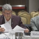 Denis Bolduc, secrétaire général du SCFP-Québec et Mathieu Vick, conseiller syndical SCFP au service de recherche, lors de la consultation publique à Québec sur l'accord de Partenariat transpacifique