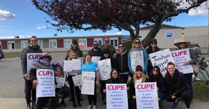 CUPE 441 members on strike