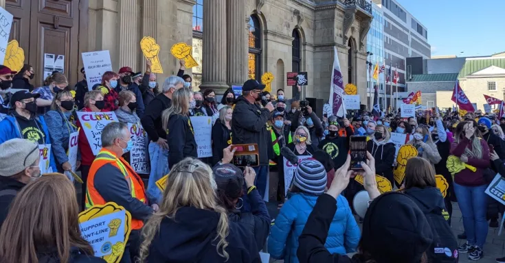 Striking CUPE members at the NB legislature