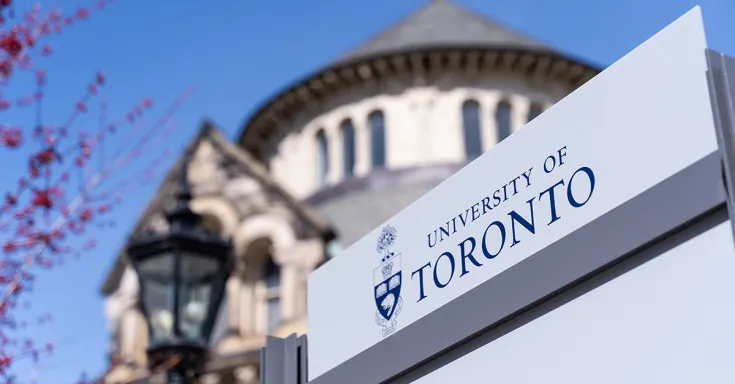 University of Toronto Sign - https://commons.wikimedia.org/wiki/File:University_of_Toronto_Sign.jpg